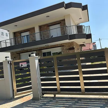 Diana House Semesterbostad *